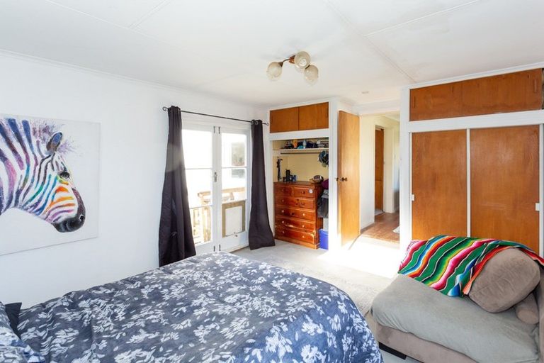 Photo of property in 64 Great North Road, Saint Johns Hill, Whanganui, 4500