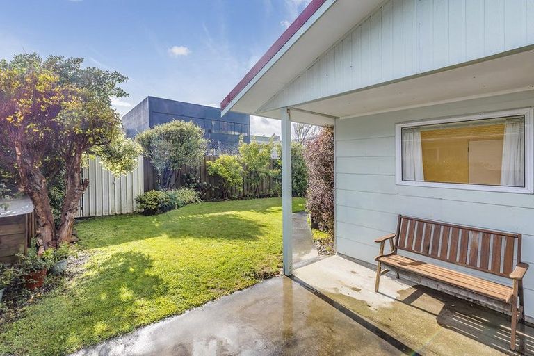 Photo of property in 4/63 Main Road, Titahi Bay, Porirua, 5022