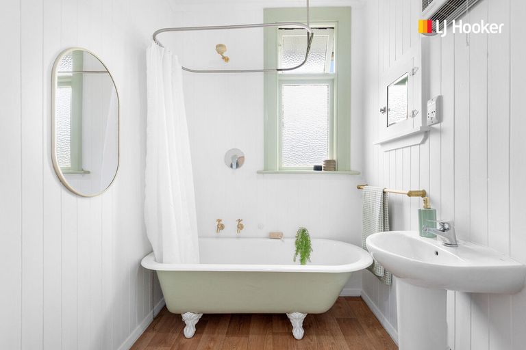 Photo of property in 1 Mure Street, Mosgiel, 9024