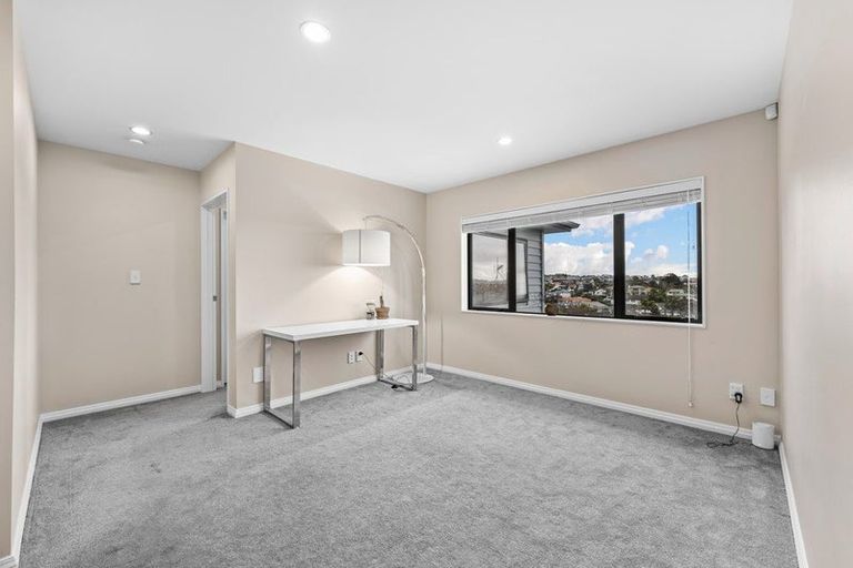 Photo of property in 11 Matisse Drive, West Harbour, Auckland, 0618