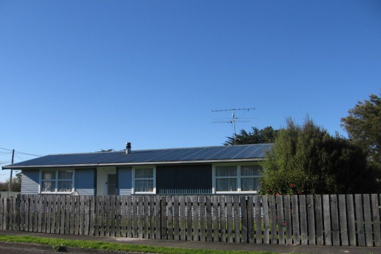 Photo of property in 23 Hardie Grove, Featherston, 5710