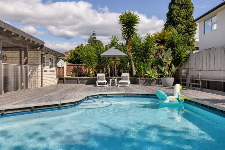 Photo of property in 15 Endeavour Avenue, Welcome Bay, Tauranga, 3112