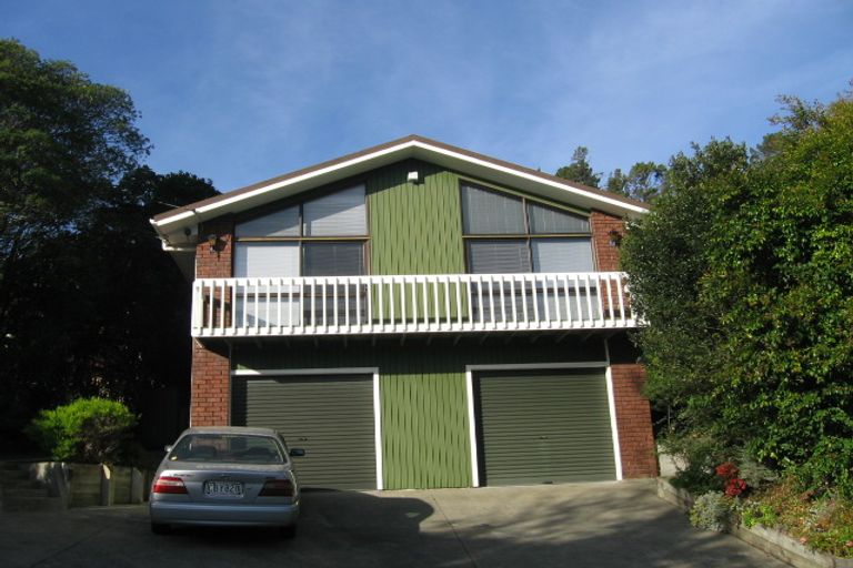 Photo of property in 132 Kamahi Street, Stokes Valley, Lower Hutt, 5019