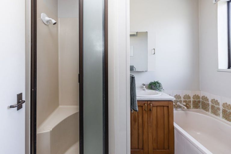 Photo of property in 2/6 Ashfield Place, Ilam, Christchurch, 8041