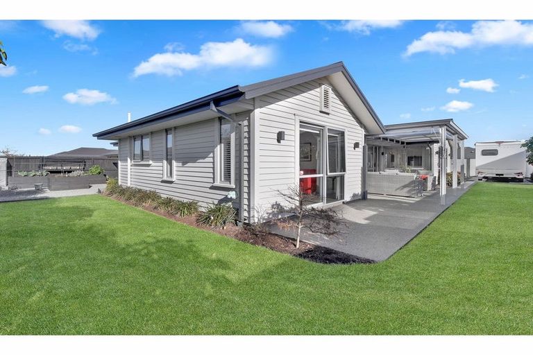 Photo of property in 36 Sequoia Way, Rangiora, 7400