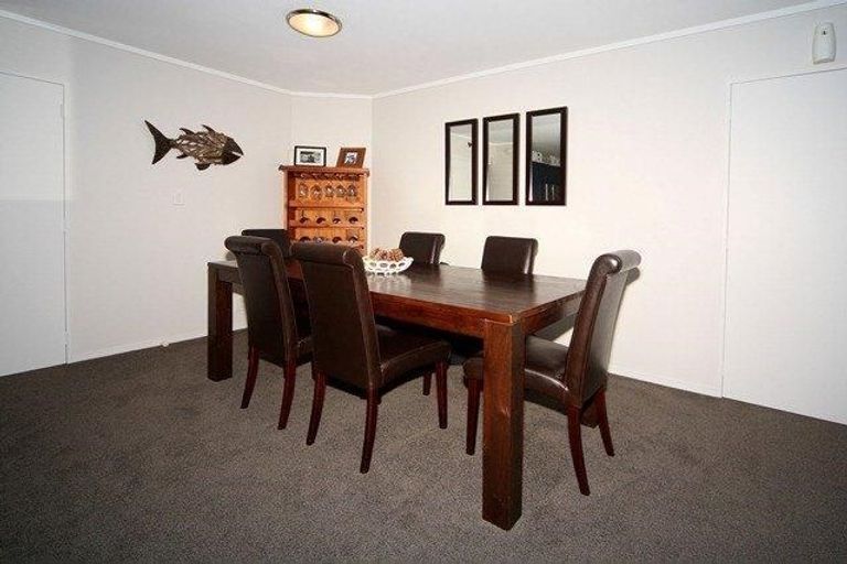 Photo of property in 14 Varlene Terrace, Forrest Hill, Auckland, 0620