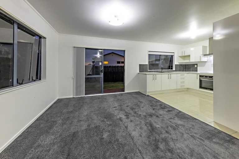 Photo of property in 30a Barneys Farm Road, Clendon Park, Auckland, 2103