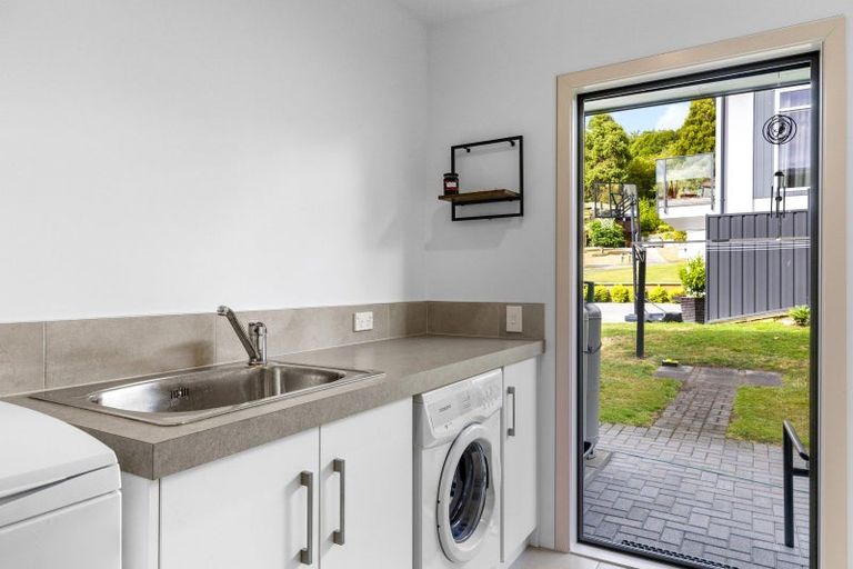 Photo of property in 2 Cherry Lane, Acacia Bay, Taupo, 3330