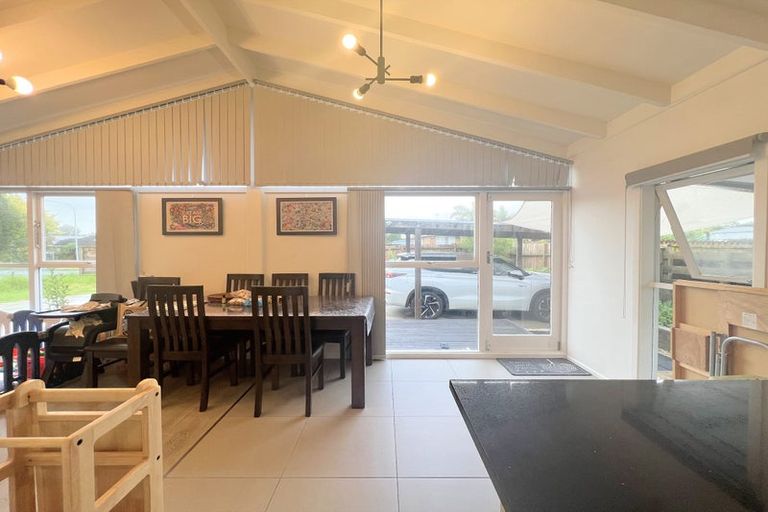 Photo of property in 8 Gossamer Drive, Pakuranga Heights, Auckland, 2010