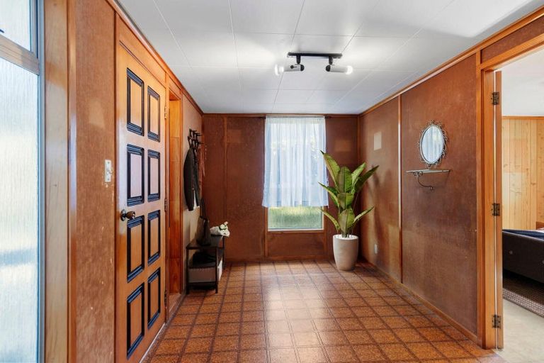 Photo of property in 26 Fairfax Avenue, Northcote, Auckland, 0627