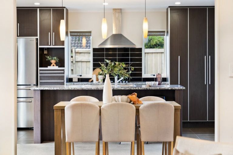 Photo of property in 6 Waynes Place, Pukekohe, 2120