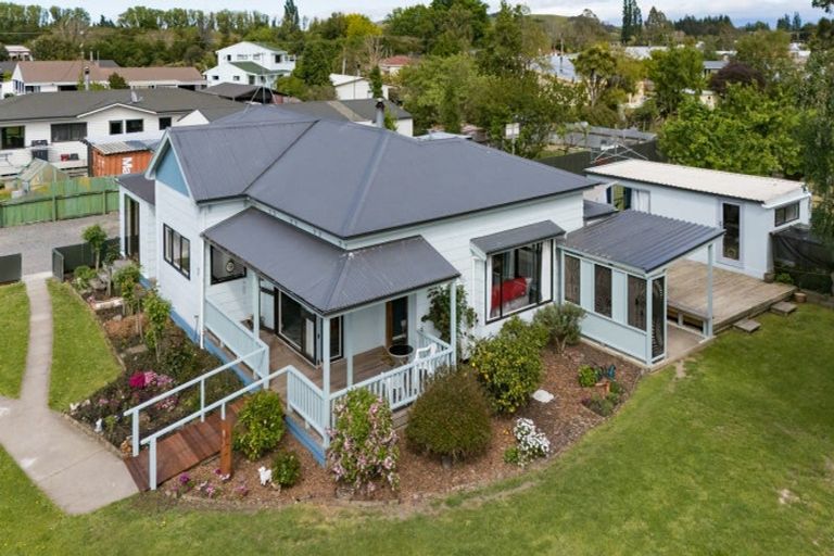 Photo of property in 7 Rathbone Street, Waipawa, 4210