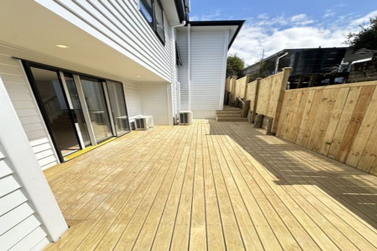 Photo of property in 27a Kelwyn Road, Kelston, Auckland, 0602