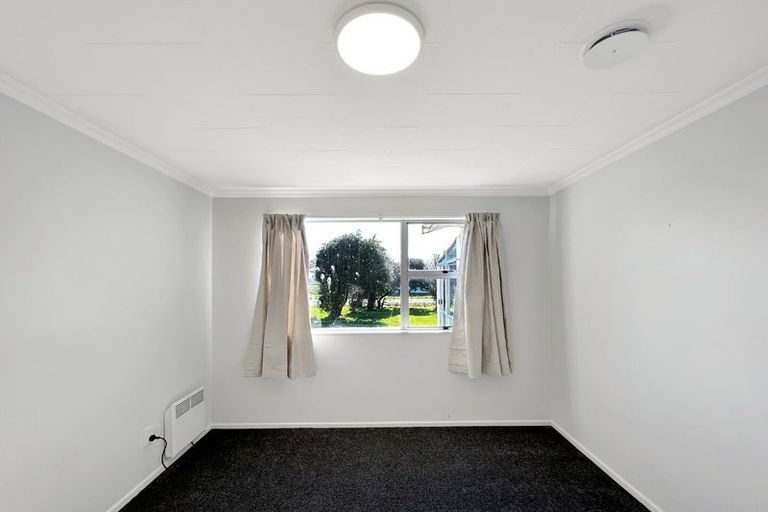 Photo of property in 128 Oteramika Road, Seaward Bush, Invercargill, 9871