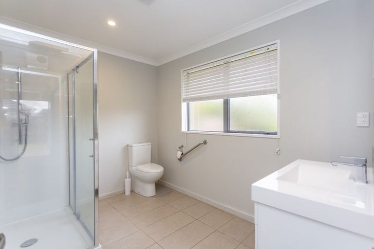 Photo of property in 17 Lloyds Close, Rolleston, 7614