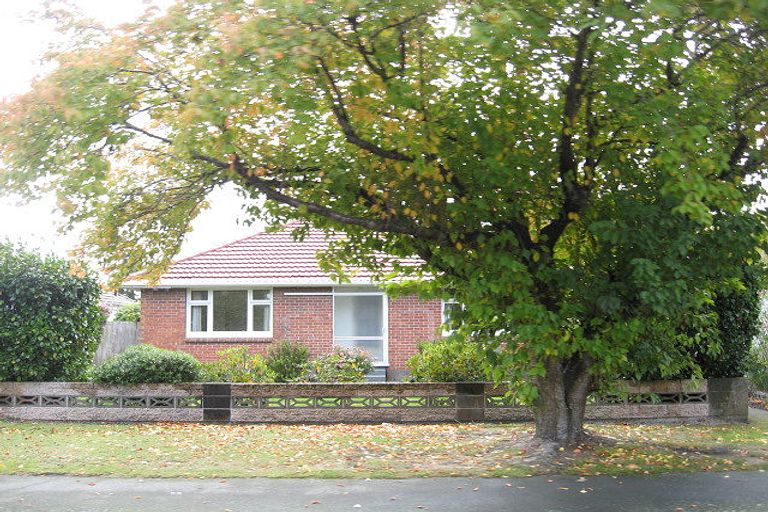 Photo of property in 28 Worthy Street, Ilam, Christchurch, 8041