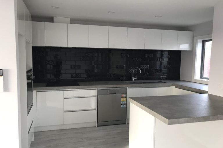 Photo of property in 3/121 Rongotai Road, Kilbirnie, Wellington, 6022