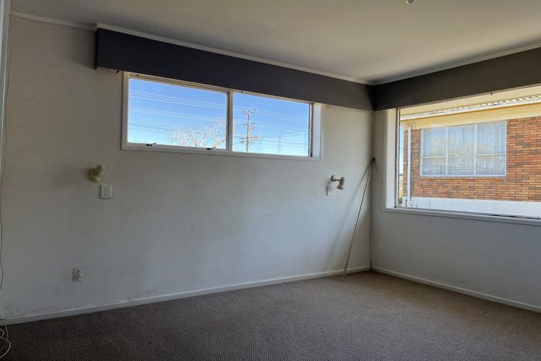 Photo of property in 68 Royal Road, Massey, Auckland, 0614