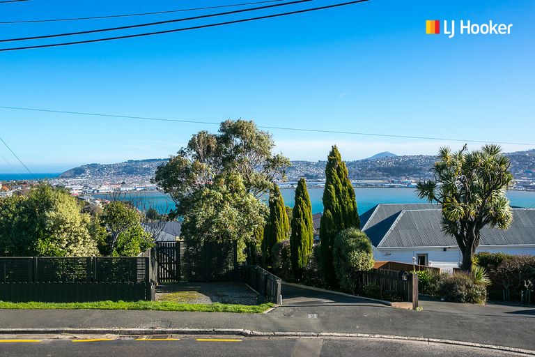 Photo of property in 15 Shandon Road, Vauxhall, Dunedin, 9013