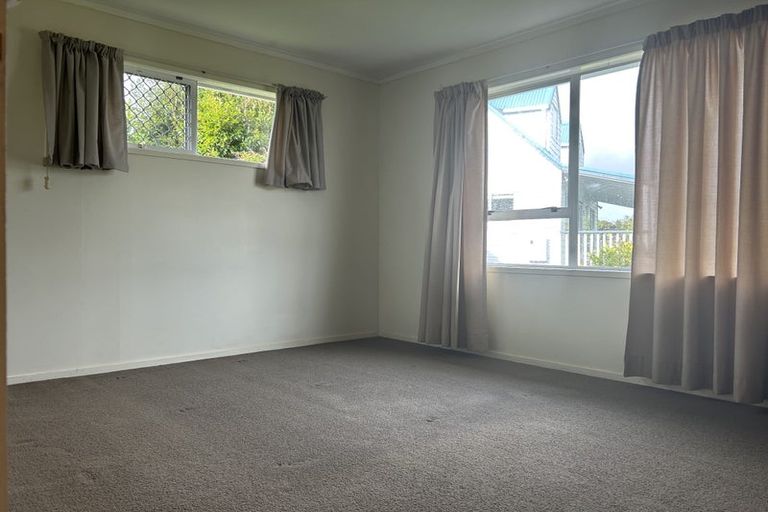 Photo of property in 5 Crosby Road, West Harbour, Auckland, 0618