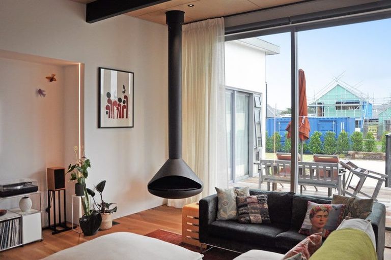 Photo of property in 52 Sandpiper Avenue, Point Wells, 0986