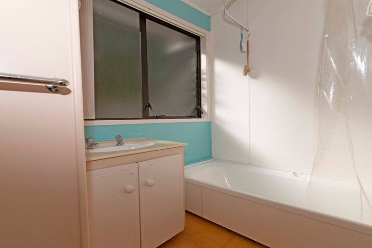 Photo of property in 53 Lavelle Road, Henderson, Auckland, 0612