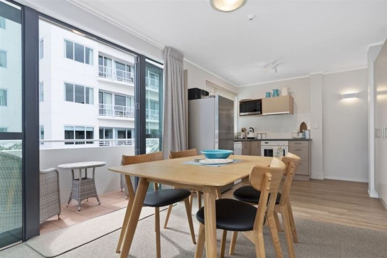 Photo of property in Capri Apartments, 5 The Mall, Mount Maunganui, 3116