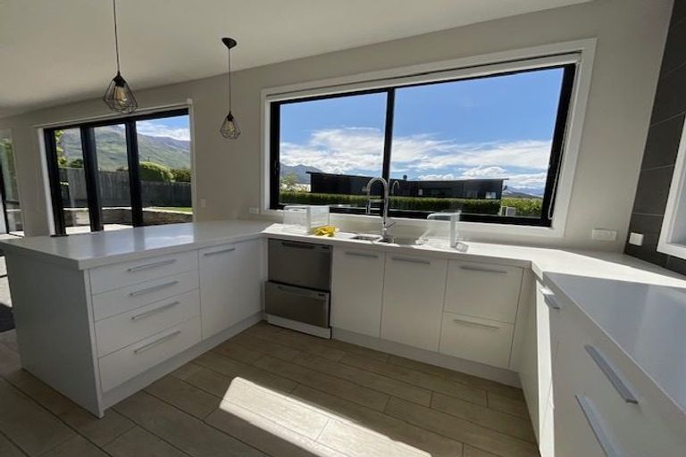 Photo of property in 2 Nancy Lane, Wanaka, 9305