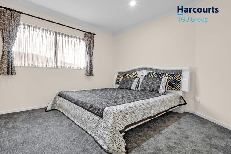 Photo of property in 6a Leven Lane, Totara Heights, Auckland, 2105