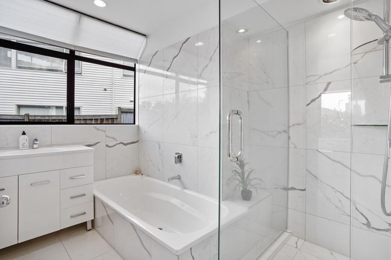 Photo of property in 1/28 Alexander Street, Cockle Bay, Auckland, 2014