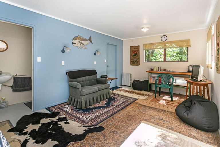 Photo of property in 10 Puriri Place, Tuateawa, Coromandel, 3583