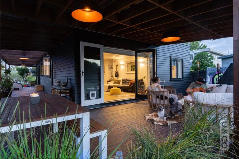 Photo of property in 50 Great North Road, Riverhead, 0820