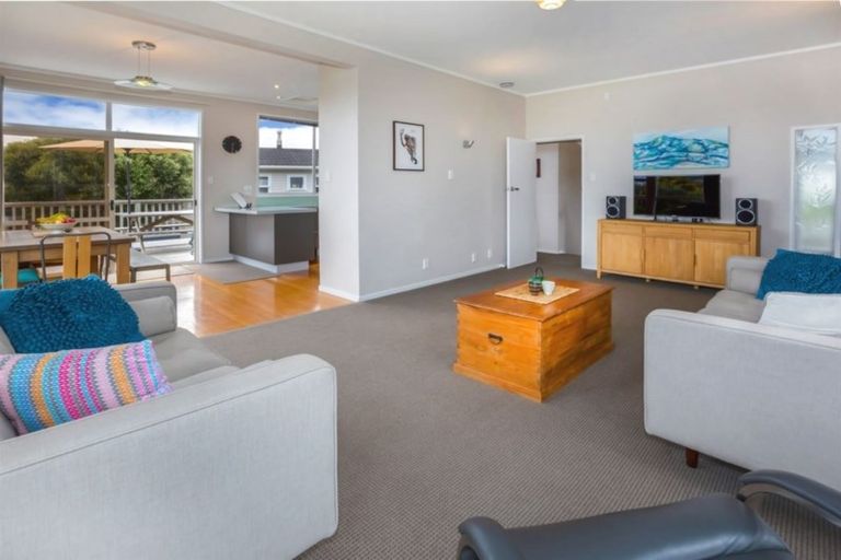 Photo of property in 2 Ayr Place, Papakowhai, Porirua, 5024