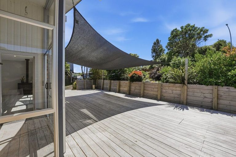 Photo of property in 9 Bronte Place, Whalers Gate, New Plymouth, 4310