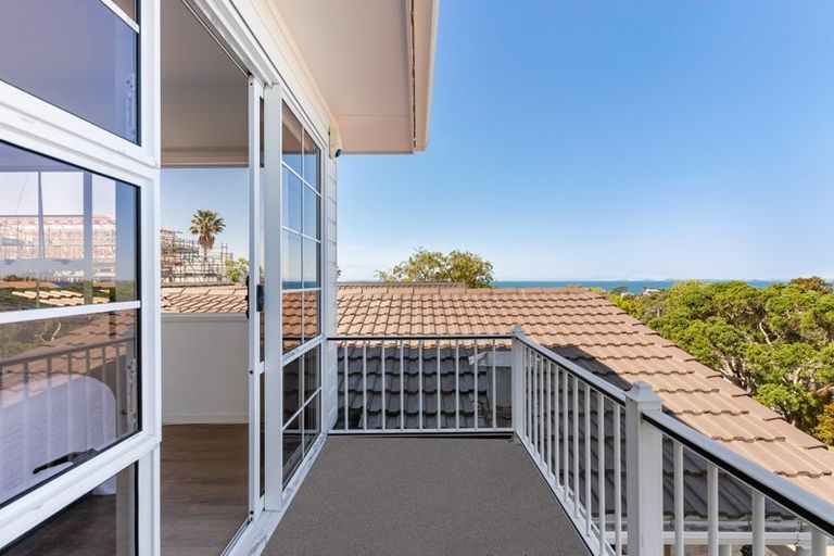 Photo of property in 16 Eastcliffe Road, Castor Bay, Auckland, 0620