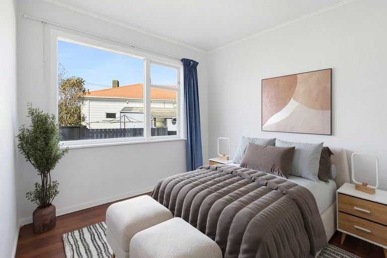 Photo of property in 3/139 Queens Drive, Lyall Bay, Wellington, 6022