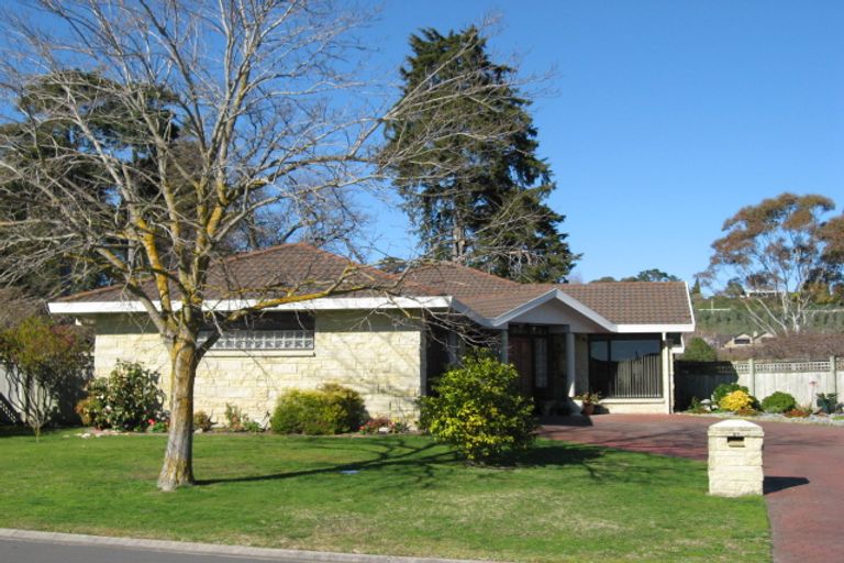 Photo of property in 28 Kingsgate Avenue, Havelock North, 4130
