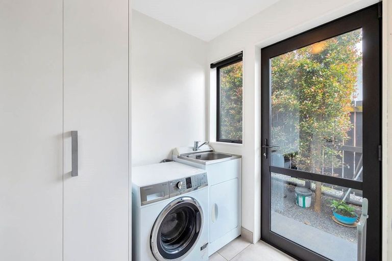 Photo of property in 6a Humphrey Kemp Avenue, Henderson, Auckland, 0612