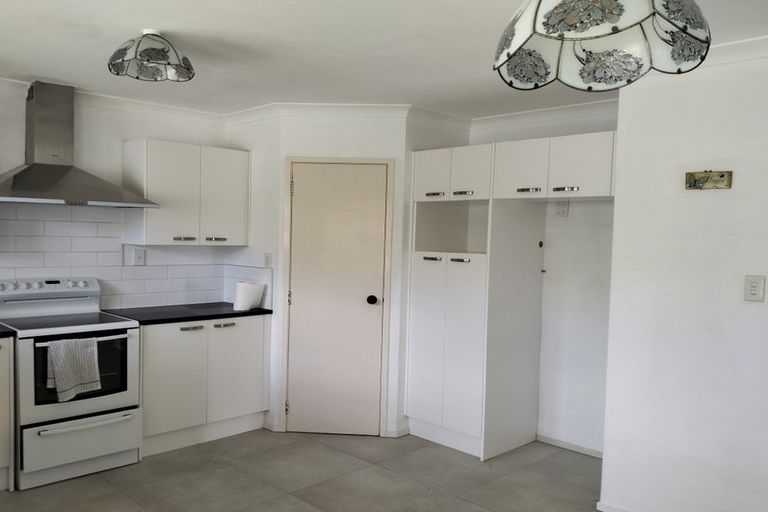 Photo of property in 16a Manse Road, Pahurehure, Papakura, 2113