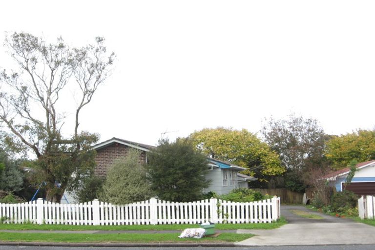 Photo of property in 32 Casuarina Road, Half Moon Bay, Auckland, 2012