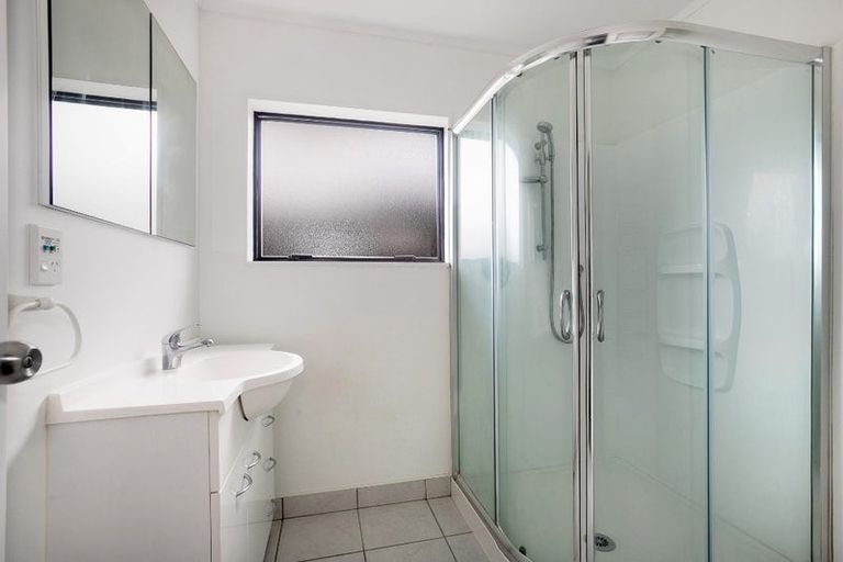 Photo of property in 17a Alberta Street, Point Chevalier, Auckland, 1022