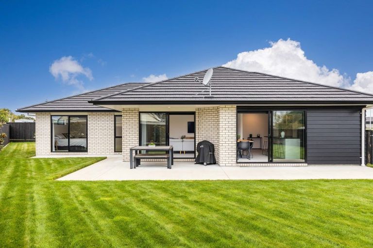 Photo of property in 26 Aratapu Street, Waitara, 4320