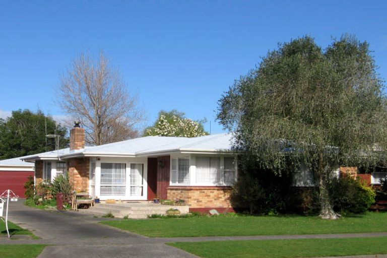 Photo of property in 29 Wikiriwhi Crescent, Awapuni, Palmerston North, 4412