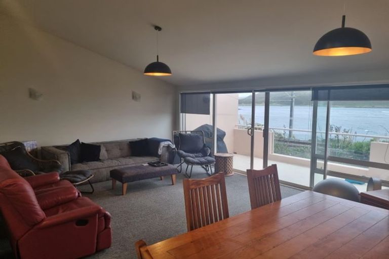 Photo of property in Sandbar Cove, 2/103 Mana Esplanade, Paremata, Porirua, 5026