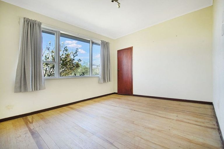 Photo of property in 6 Palmer Avenue, Glen Eden, Auckland, 0602