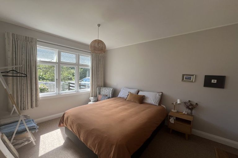 Photo of property in 12 Matipo Street, Eastbourne, Lower Hutt, 5013