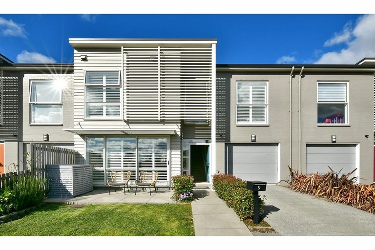 Photo of property in 5 Couldrey Crescent, Red Beach, 0932