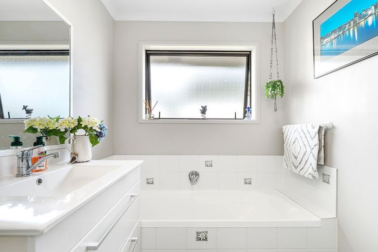 Photo of property in 6 Stonebridge Park Drive, Holdens Bay, Rotorua, 3010