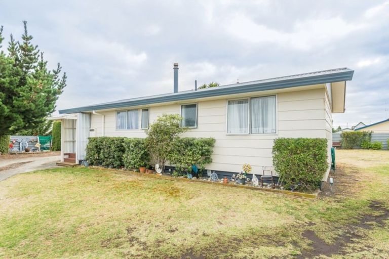 Photo of property in 68 Hinau Street, Castlecliff, Whanganui, 4501