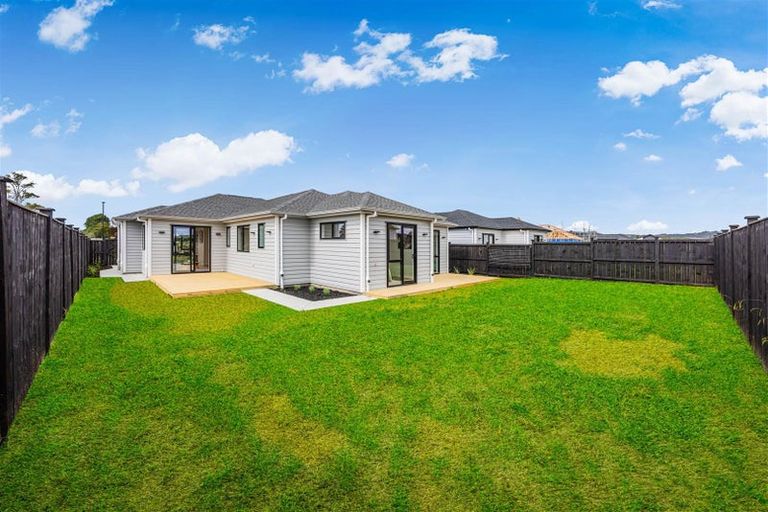 Photo of property in 30 Kakano Street, Clevedon, 2582